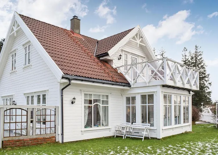 Gorgeous Home In Fjell With Wifi Kolltveit photo
