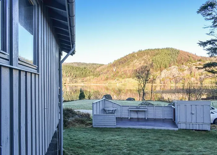 3 Bedroom Lovely Home In Helvik Egersund photo