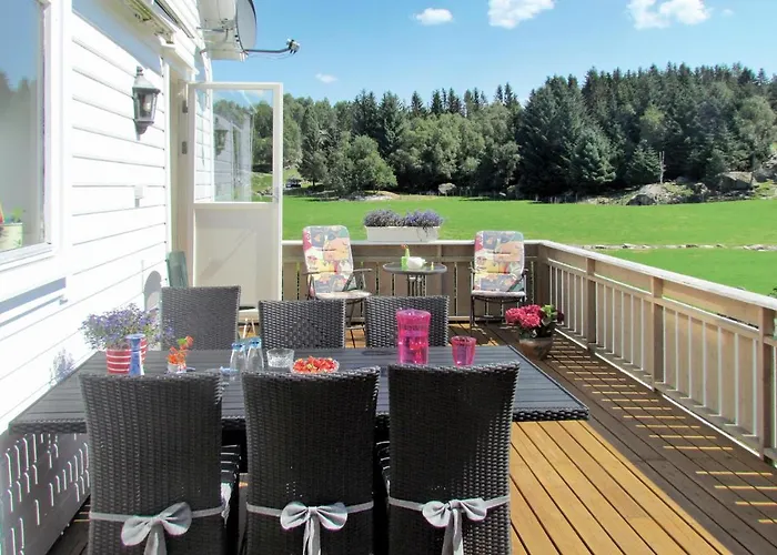 3 Bedroom Awesome Home In Skjold Skjold  photo