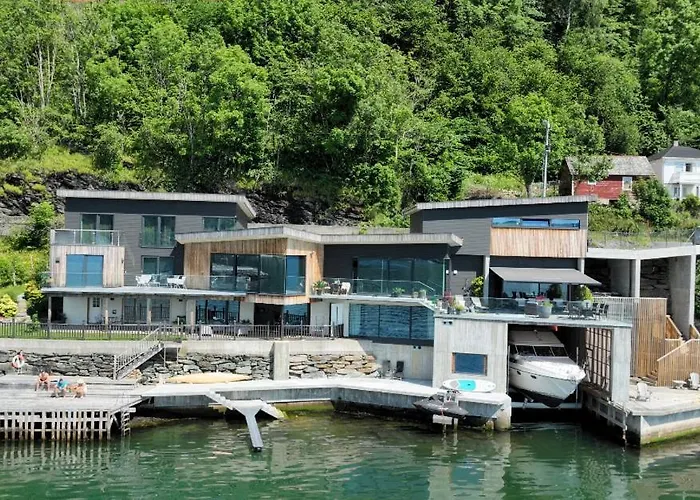 Panoramaresort: Hardangerfjord Waterfront Retreat with Boat and Sauna Oystese photo