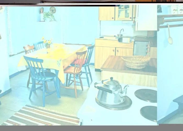 4 Bedroom Cozy Home In Amli Stoylen photo