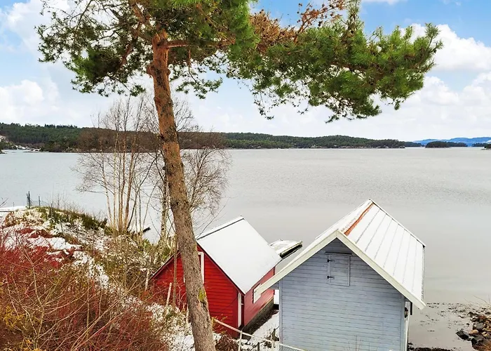 4 Bedroom Gorgeous Home In Lundegrend Grimsland photo