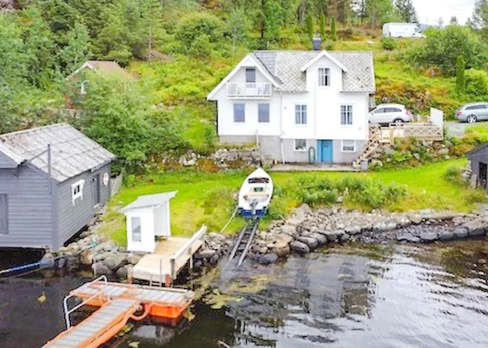 foto di 6 Person Holiday Home In Svelgen-By Traum Sorgulen