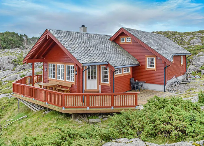 Gorgeous Home In Bekkjarvik With Wifi photo