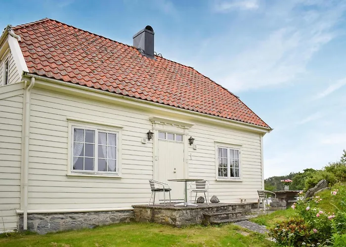 4 Bedroom Lovely Home In Fusa Vinnes  photo