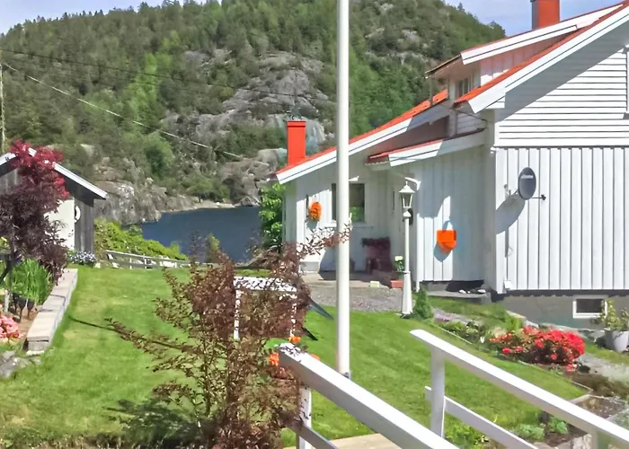 4 Bedroom Amazing Home In Sannidal fotoğrafı