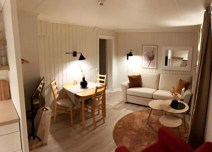 Leilighet Sentralt Pa Andenes Med Egen Inngang photo