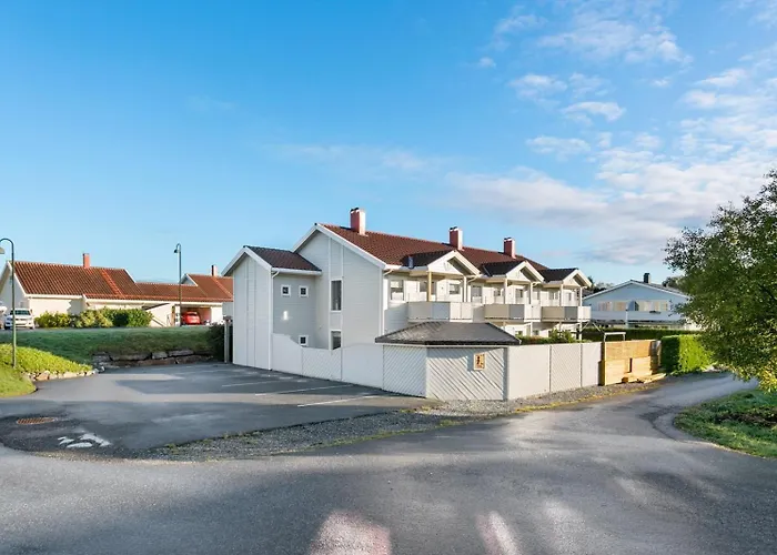 Central Langevag Family Apartment Sula  képek