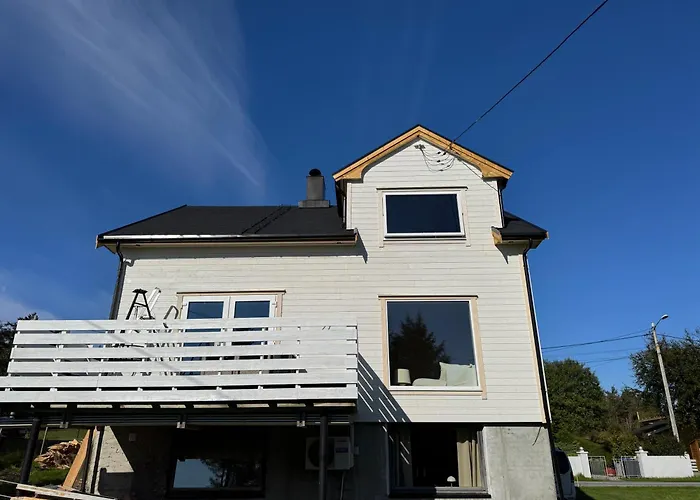 Et Hus Dypt I Havet Villa Steinshamn photo