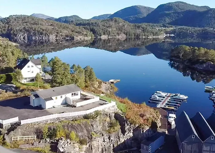 6 Person Holiday Home In Hosteland foto