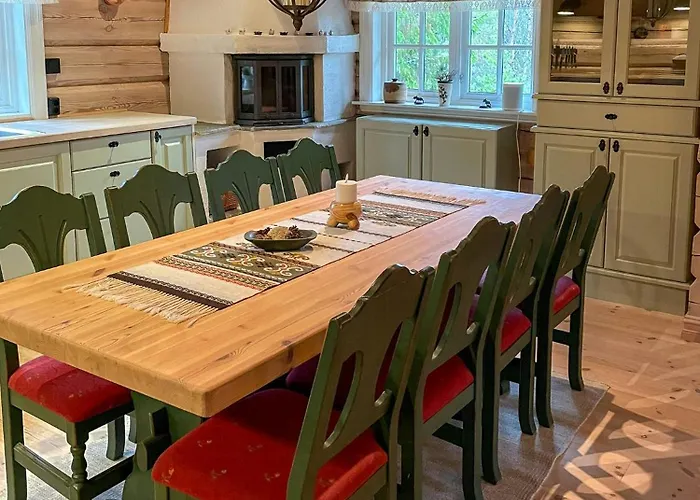 Traditional Log Cabin By Lake Mykletjonn Lurasgrendi fotorgafie