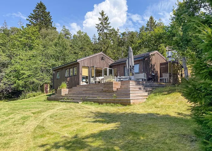 Фото 2 Bedroom Beautiful Home In Gressvik Slevik