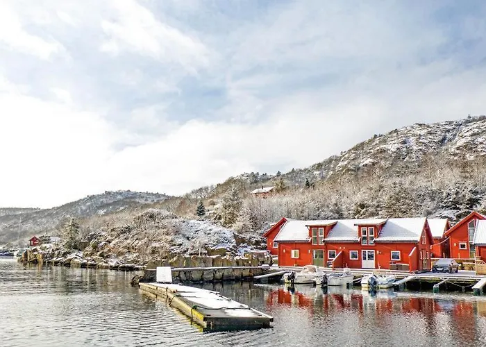 Direkt Am Fjord: Cozy Ferienhaus In Bergkulisse Ramsland photo