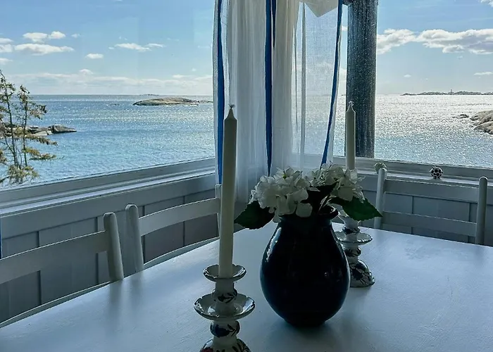 Family Cabin By The Sea With Private Pier Ula fotorgafie