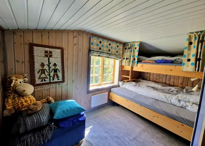 Trivelig Og Romslig Hytte Naer Roros, Rikelig Med Uteplass Glamos photo