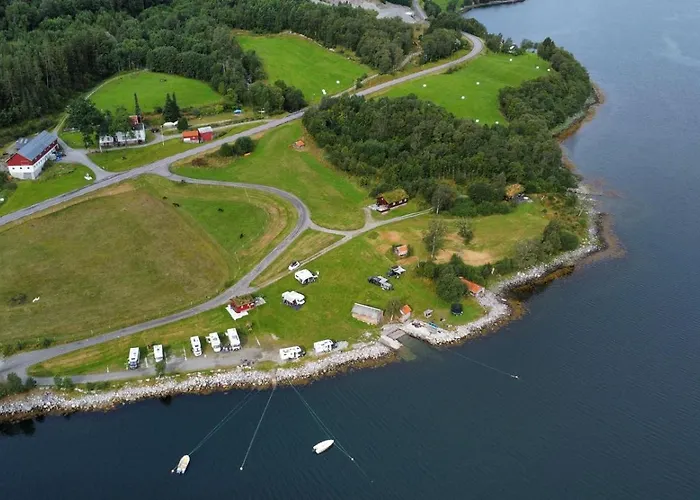Photo de Sunndalsfjord Cottages Fredsvik Meisalstranda 455,506 Og 508 Sunndalsøra