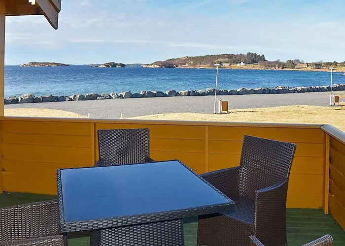 6 Person Holiday Home In Aukra foto