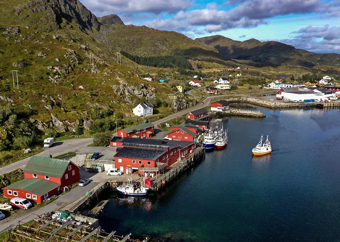 Фото Fish Factory -The Real Lofoten Experience Баллстад