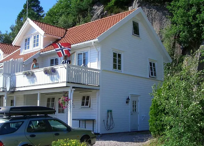Four-Bedroom Holiday Home In Lindesnesnes 1 Jasund photo