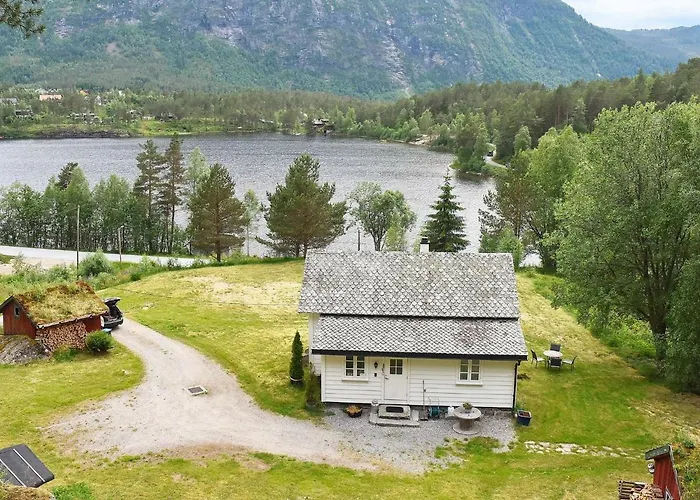 Three-Bedroom Holiday Home In Forde Mo (Sogn og Fjordane) photo